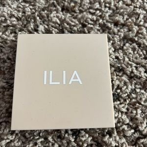 Ilia bronzer